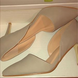 HEELS BRAND NEW NEVER WORN❗️❗️